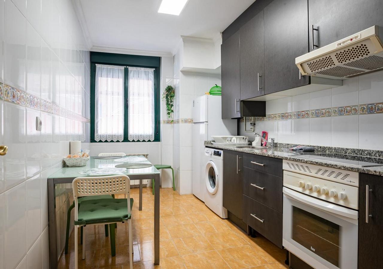 Apartamento Centrico Con Wifi Y Parking De Coche Tamano Medio Onís Εξωτερικό φωτογραφία